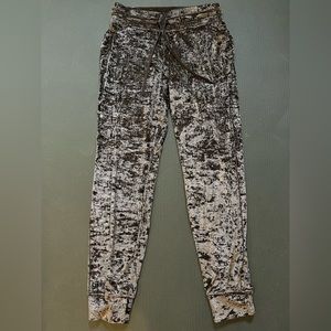 lululemon ready to rulu crushed velvet special edition, French press, size 8